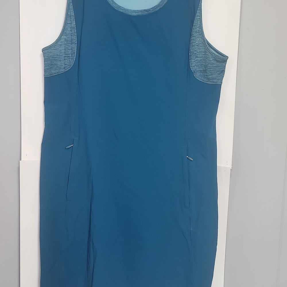 Columbia Teal Performance Top with Heathered Trim